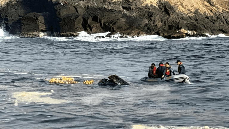 Un pescador fallecido, un desaparecido y tres rescatados tras naufragio en Matarani