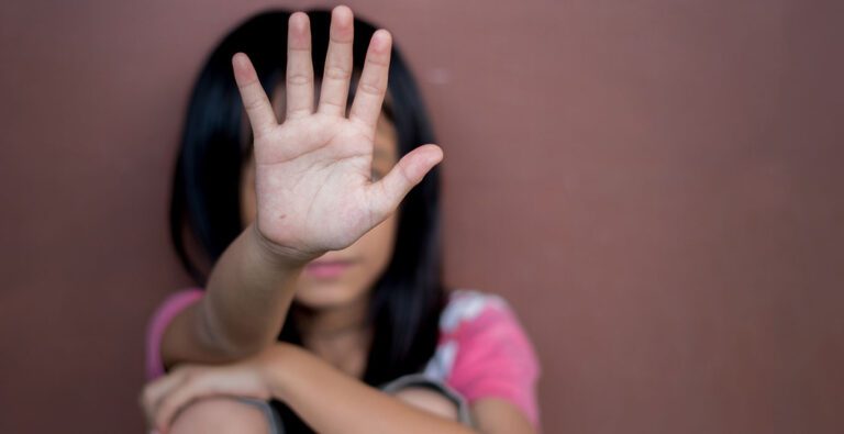 Ordenan captura de chofer sentenciado en por tocamientos a una niña en Mollendo