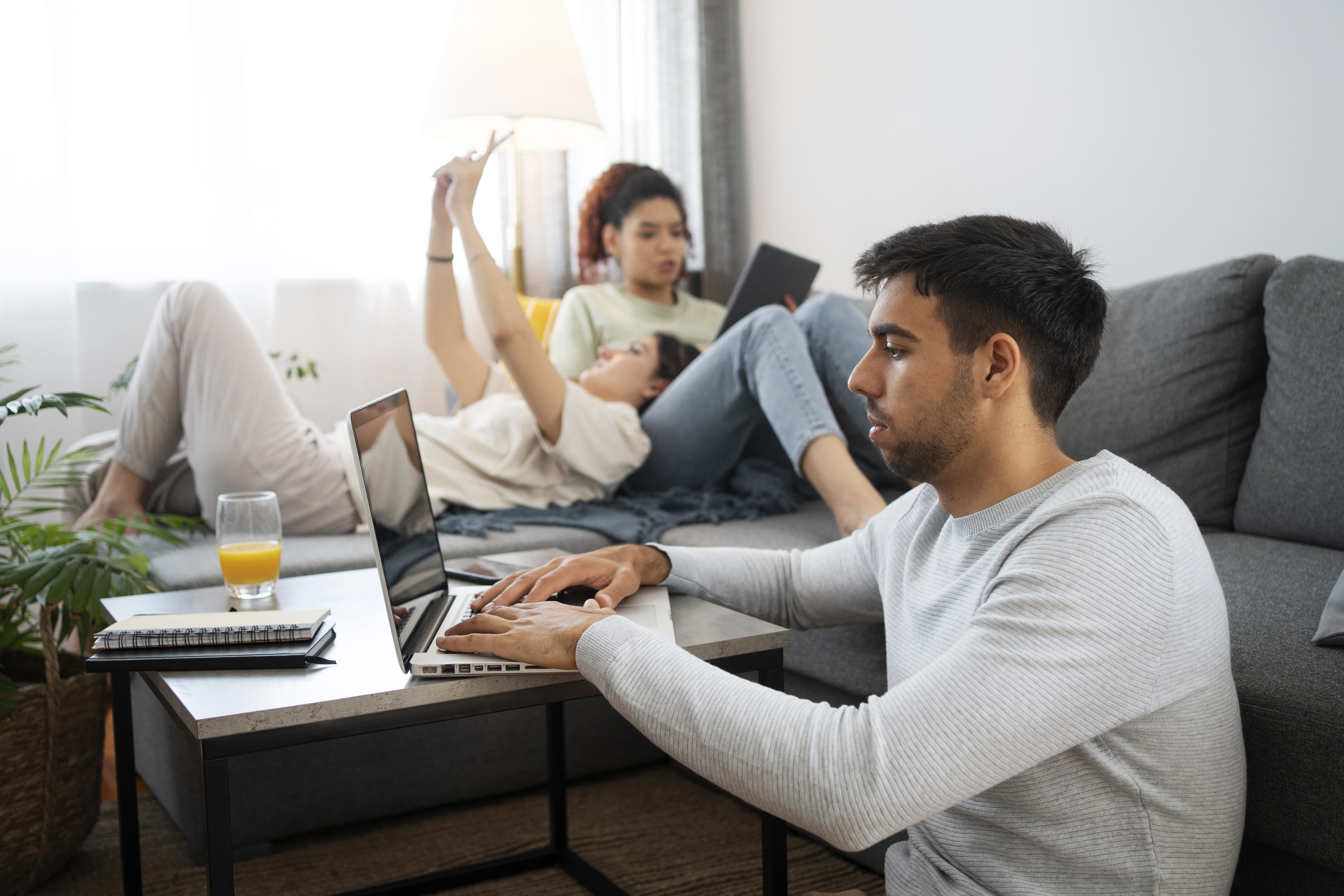 Comportamiento digital: Arequipa, Moquegua y Tacna y el uso de internet 11 Uso de Internet Referencial 2 La Prensa Regional