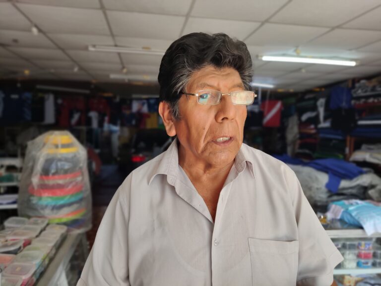 Empresario textil impulsa campaña navideña para niños de Cocachacra