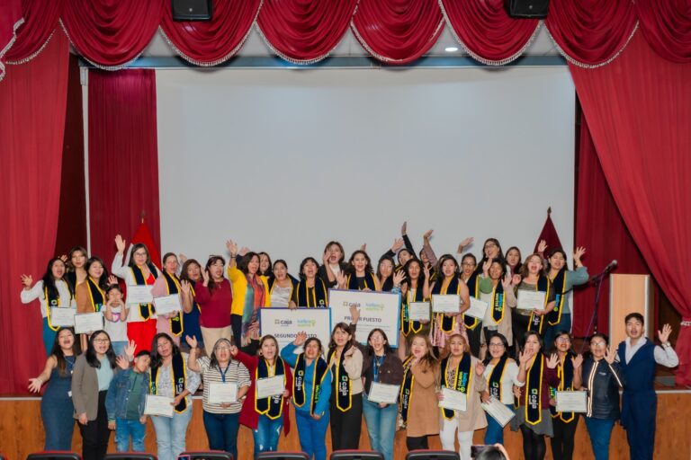 Caja Arequipa impulsa el liderazgo de mujeres con la clausura de Kallpa Warmi