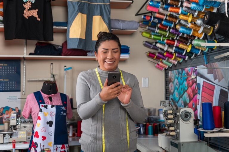 Caja Arequipa realiza los primeros desembolsos digitales vía WhatsApp