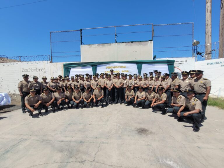 Realizan ceremonia de ascenso de efectivos policiales en Ilo