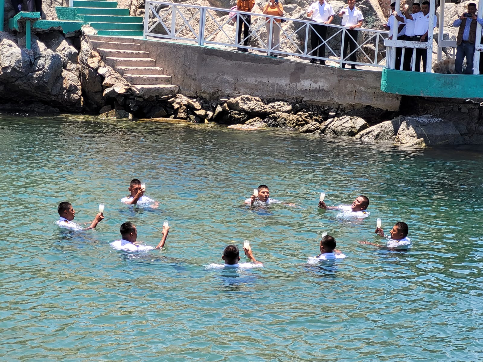 Culmina el sexto curso de salvamento y rescate acuático de la Policía Nacional en Puerto Inglés 1 Ceremonia de graduacion de 8 efectivos policiales de Salvataje ILO 11122025 2 La Prensa Regional