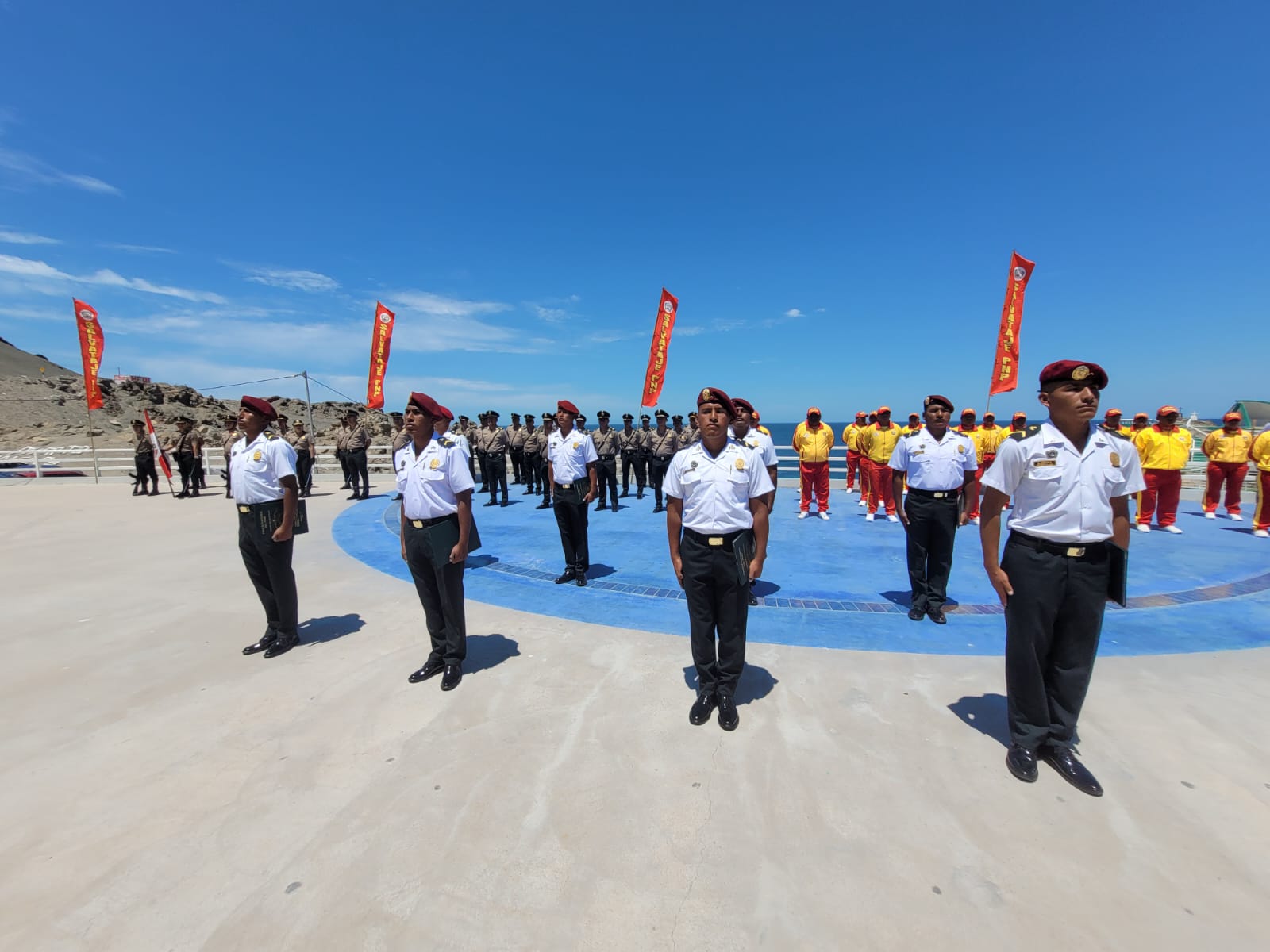 Culmina el sexto curso de salvamento y rescate acuático de la Policía Nacional en Puerto Inglés 3 Ceremonia de graduacion de 8 efectivos policiales de Salvataje ILO 11122025 3 La Prensa Regional