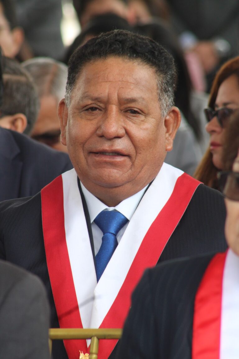 Congresista Esdras Medina convoca a mesa técnica por Islay en Lima