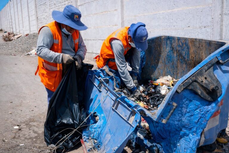 Queman contenedor de basura durante celebraciones navideñas en Matarani