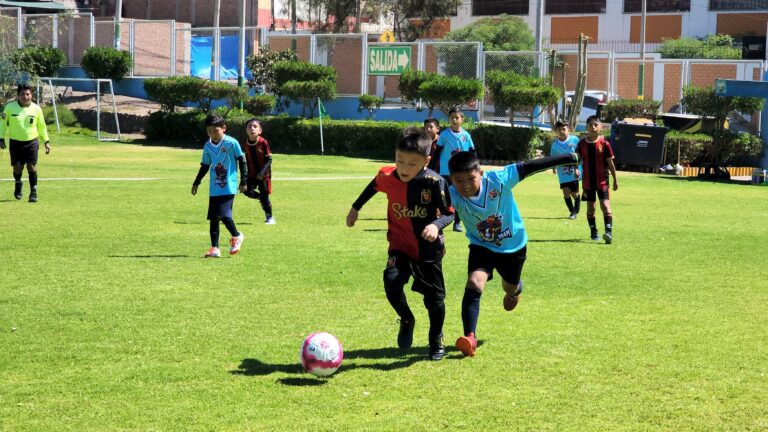 “Patitos de la Dream Team” devolvieron la visita a Melgar FC