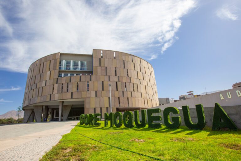 GORE Moquegua designa nuevo director regional de Trabajo y jefa de Recursos Humanos