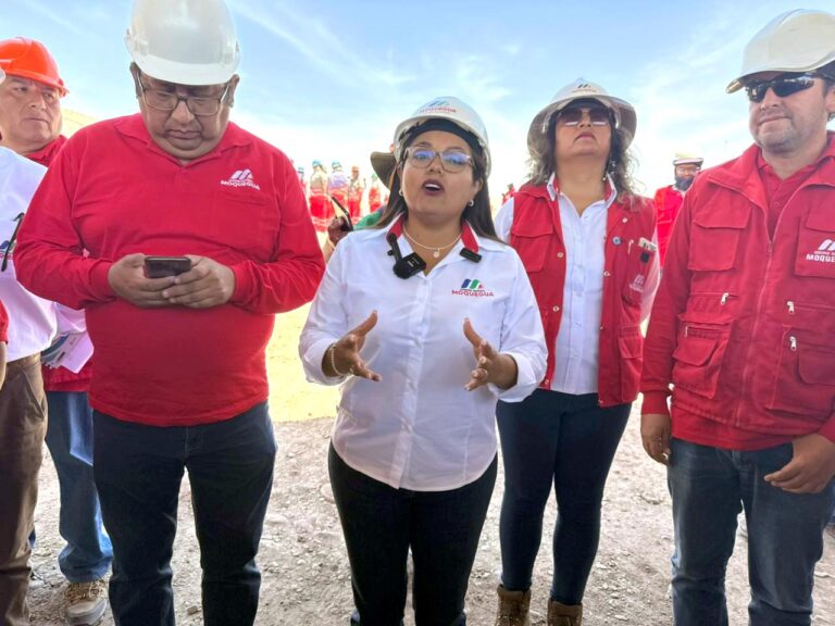 Gilia Gutiérrez acusa al alcalde de Ilo de actuar como candidato y desmerecer obras regionales