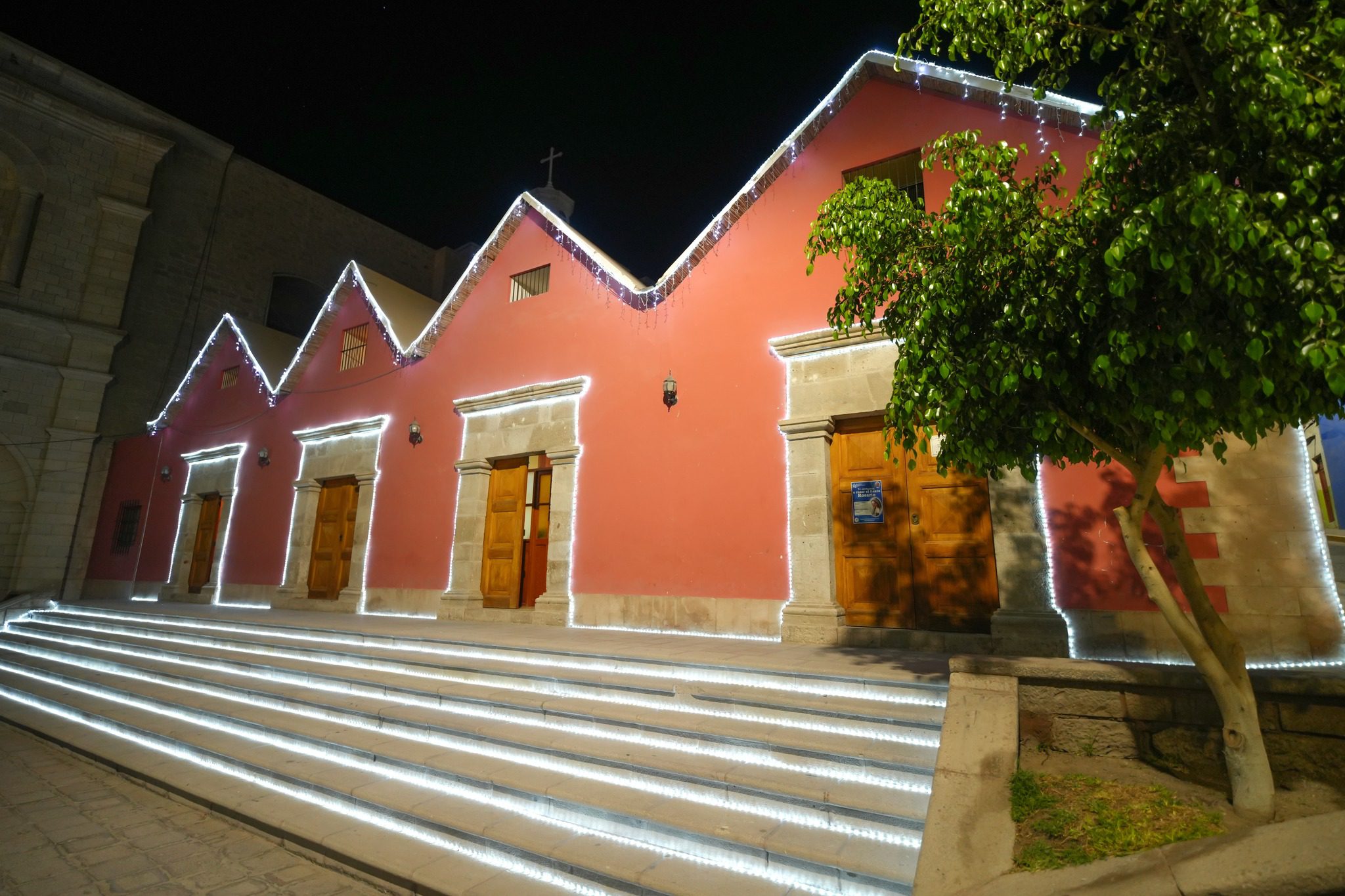 La Cocatedral de Moquegua se iluminó con el espíritu navideño 1 Iluminacion Cocatedral Santo Domingo Moquegua Southern Peru 13122025 4 La Prensa Regional