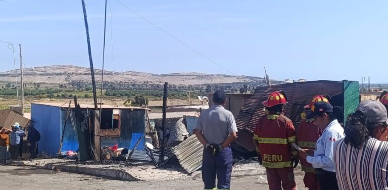 Deán Valdivia: incendio afectó una vivienda en Alto Ensenada