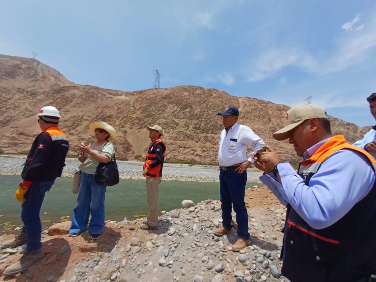 Consejeros inspeccionan defensas ribereñas ante riesgo de crecida del río Tambo