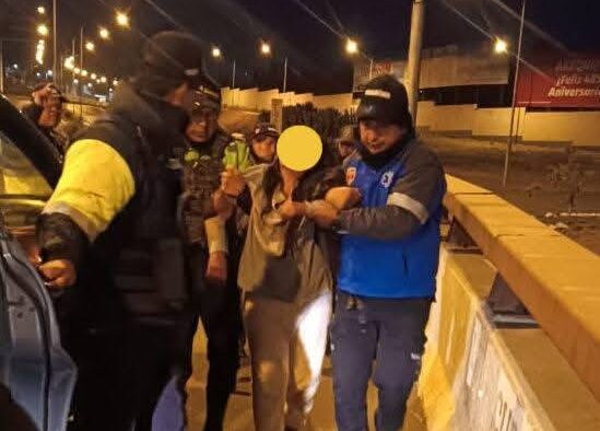Mujer habría intentado lanzarse desde el puente Chilina