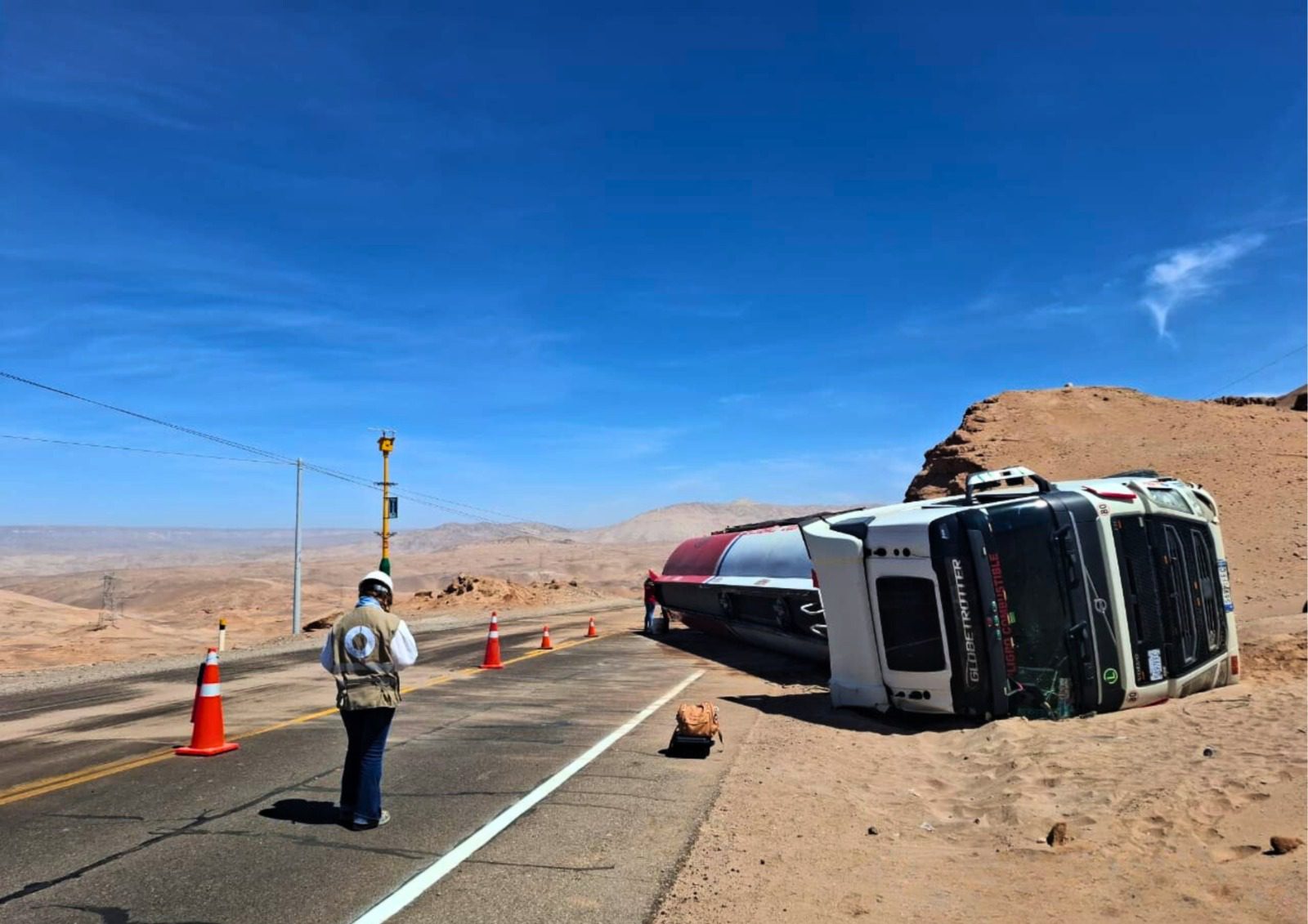 Moquegua: OEFA activa fiscalización tras derrame de aceite vegetal en la Panamericana Sur 1 OEFA activa fiscalizacion tras derrame de aceite vegetal en la Panamericana Sur 13122025 2 La Prensa Regional