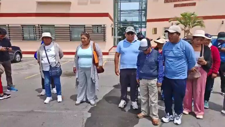 Ilo: Pescadores realizan plantón y exigen justicia por hundimiento de embarcación