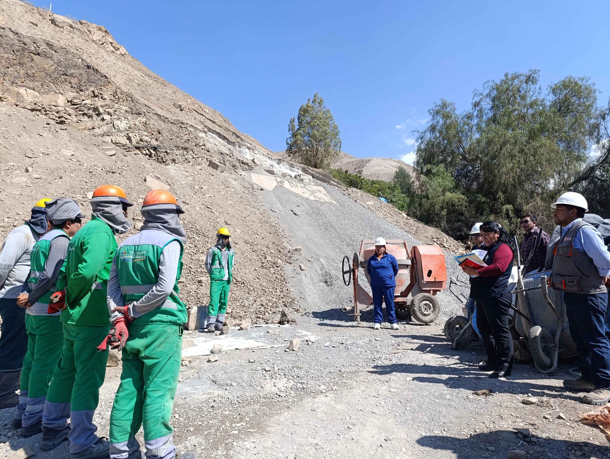 Trinquetes Políticos: Humberto Tapia “se hizo una” 1 Platanal obra en Omate 31012025 La Prensa Regional