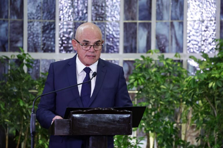 Mineros ilegales invaden concesiones mineras formales en regiones