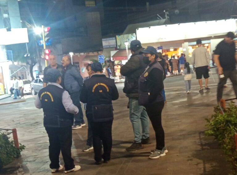 Intervienen karaokes informales en la Plaza de Armas de Ilo