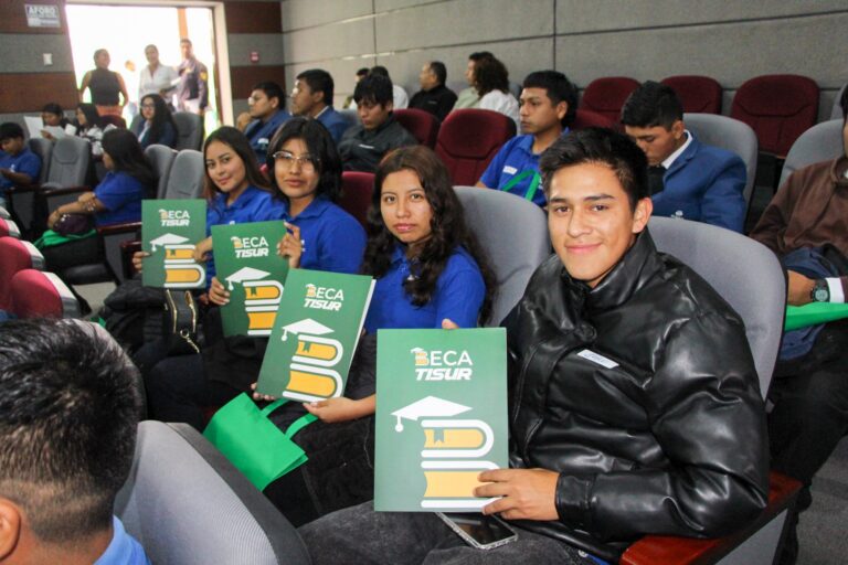 Tisur realiza primer encuentro con becarios