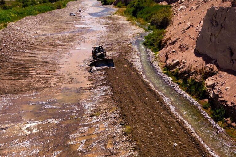 Southern Peru ejecuta trabajos preventivos en el río Moquegua