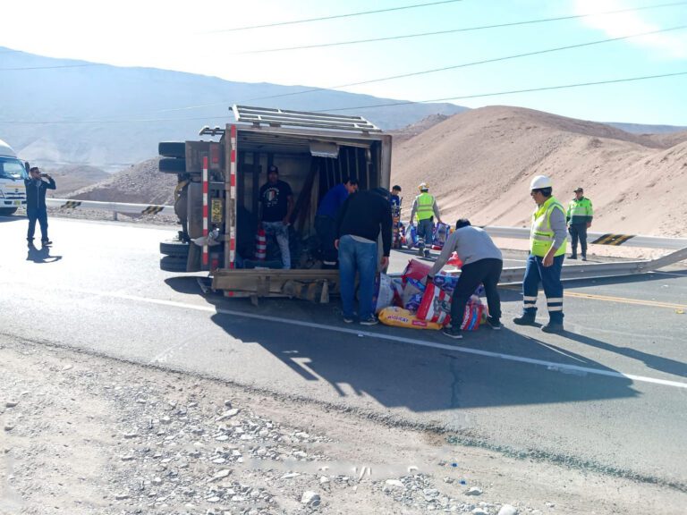 Accidente de tránsito deja dos heridos en la Panamericana Sur