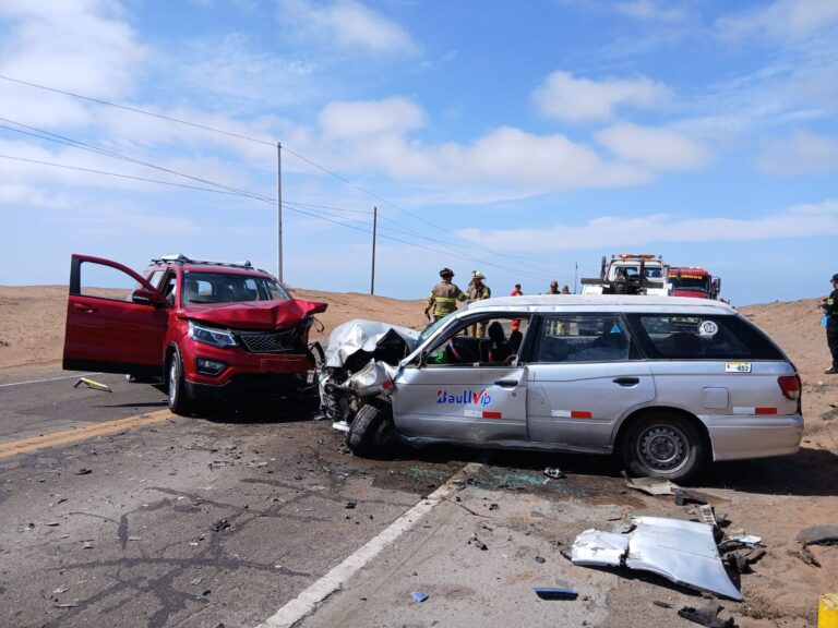 Violento choque frontal deja varios heridos en la carretera de ingreso a Ilo