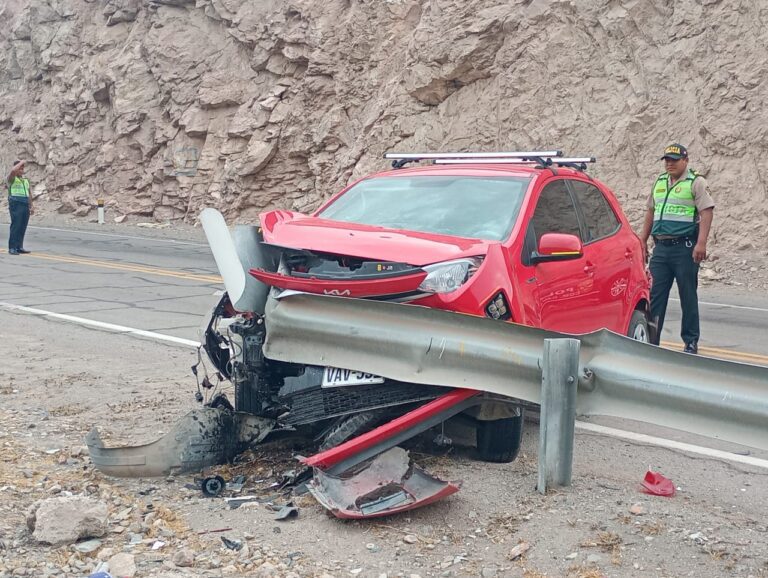 Choque vehicular deja heridos en la vía Samegua – Torata