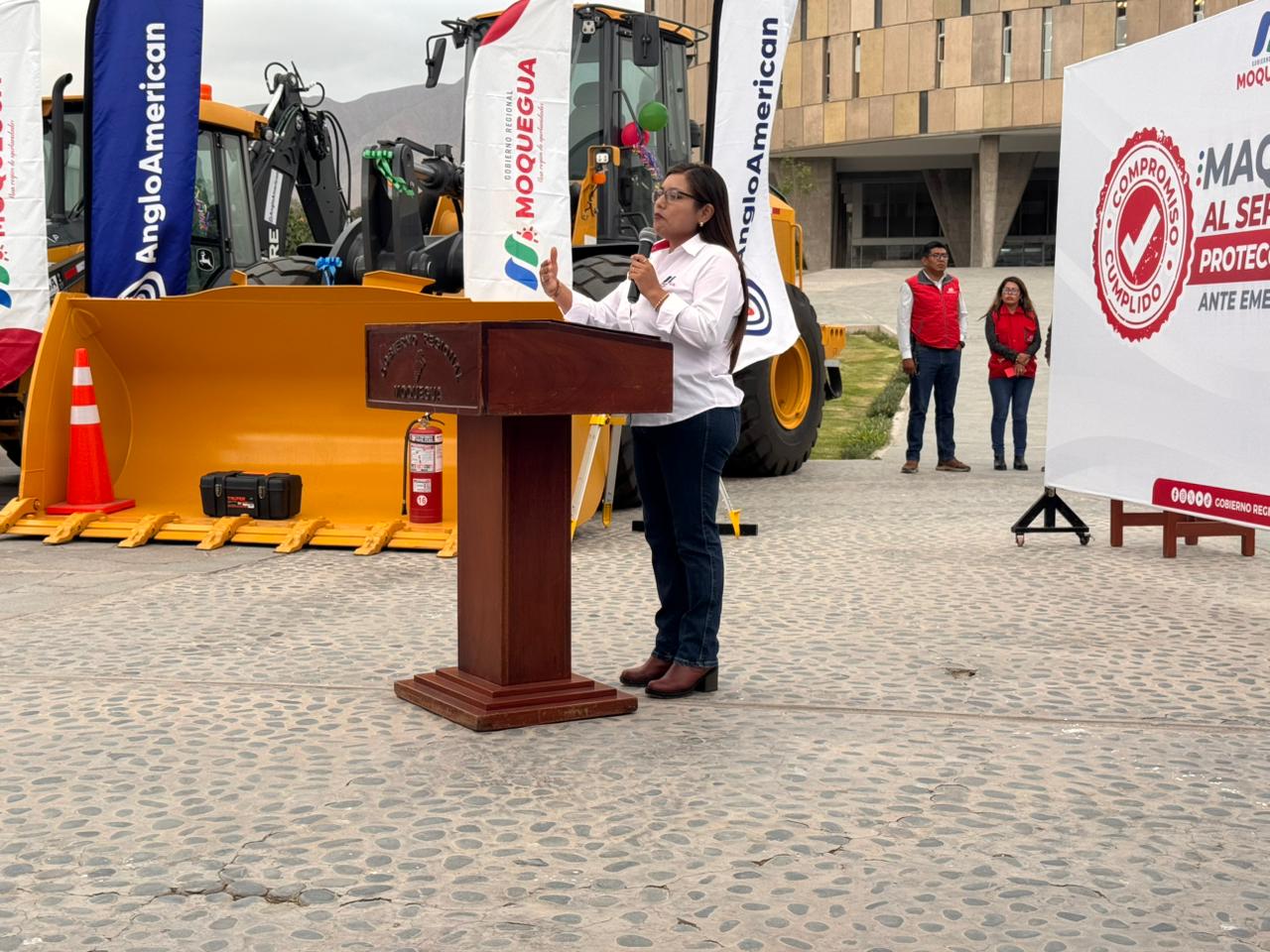 Anglo American entrega maquinaria pesada al GORE Moquegua para reforzar gestión del riesgo de desastres 1 Anglo American entrega maquinaria pesada al GORE Moquegua para reforzar gestion del riesgo de desastres 27012026 2 La Prensa Regional