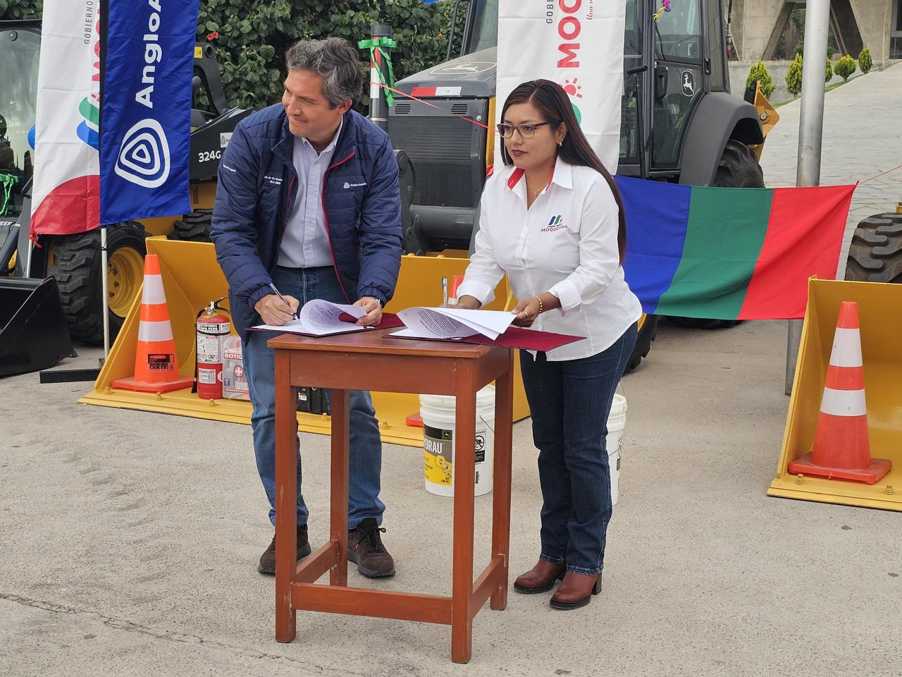 Anglo American entrega maquinaria pesada al GORE Moquegua para reforzar gestión del riesgo de desastres 2 Anglo American entrega maquinaria pesada al GORE Moquegua para reforzar gestion del riesgo de desastres 27012026 3 La Prensa Regional