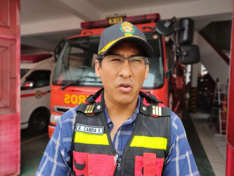 Bomberos coordinan con autoridades mejoras en respuesta a incendios en Islay