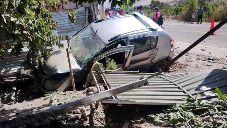 Choque bus CIVA y camioneta Renault V3K 192 El Conde Moquegua 06012026 2 La Prensa Regional