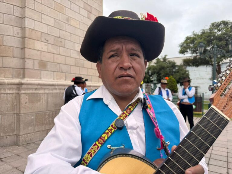 Alcalde denuncia abandono de carretera Calacoa–San Cristóbal