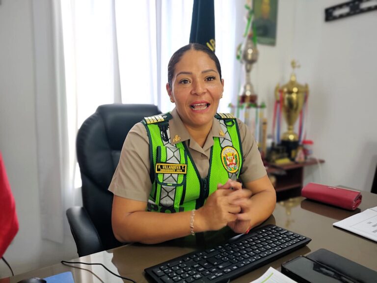 Comandante PNP Rosabell Villanueva asume jefatura de la comisaría de Mollendo