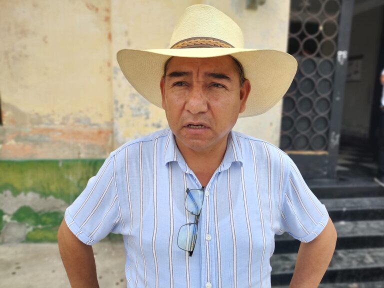 Municipio de Deán Valdivia gestiona cisterna con la Marina de Guerra