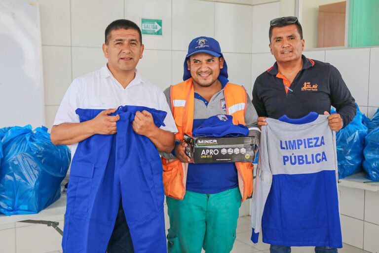 Entregan indumentaria de verano a personal de limpieza en Matarani