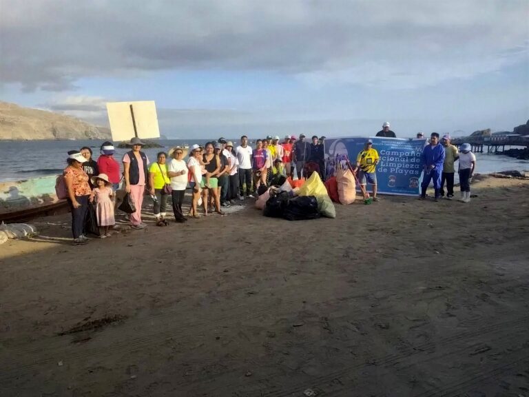 Retiran más de dos toneladas de basura en zona costera de La Planchada 
