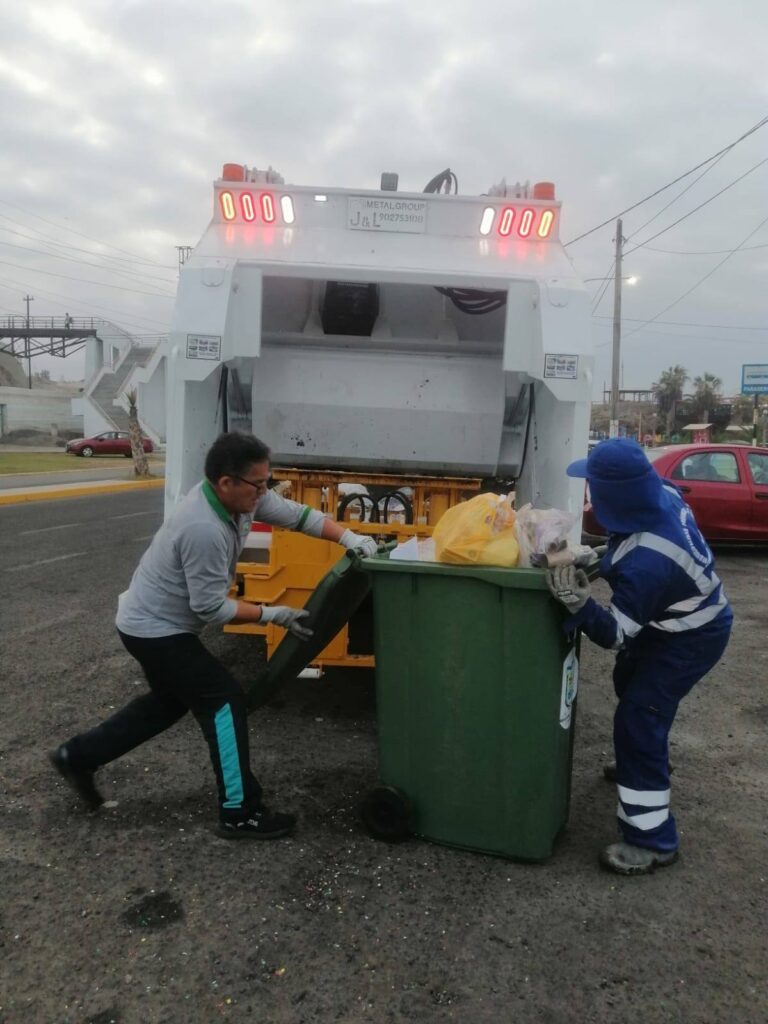 Más de 20 toneladas de basura fueron recolectadas en playas de Mollendo 
