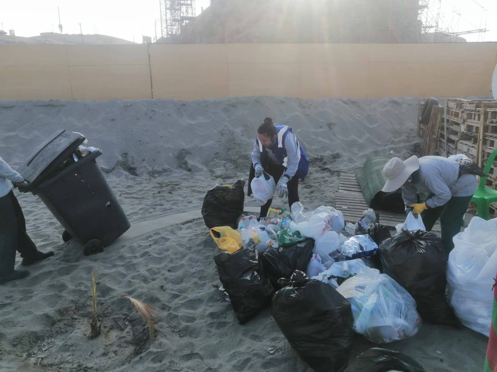 Más de 20 toneladas de basura fueron recolectadas en playas de Mollendo 1 Limpieza playas Mollendo 03012026 2 La Prensa Regional