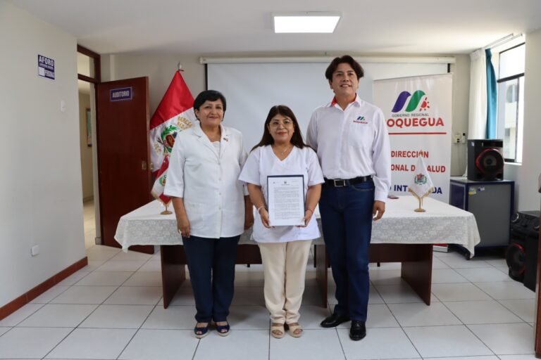 Médico cirujano María Flores Carpio asume la dirección de la Red Integrada de Salud Ilo