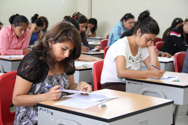 Minedu contratará a más de 140 000 maestros para 2026