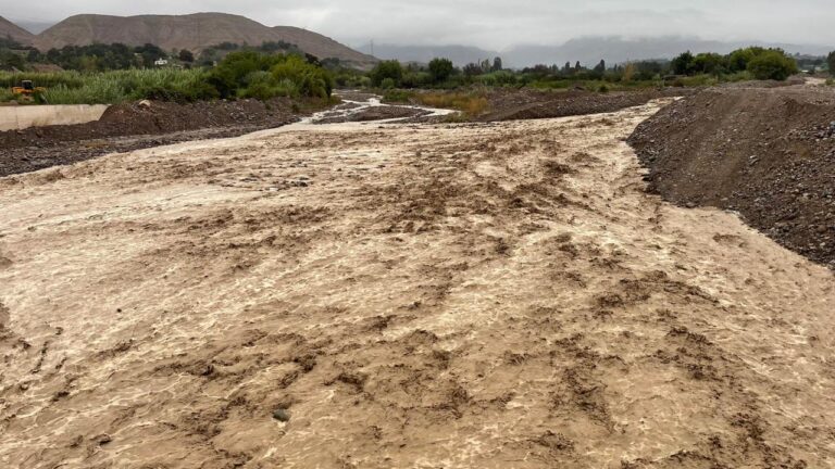 Moquegua en alerta naranja por intensas lluvias
