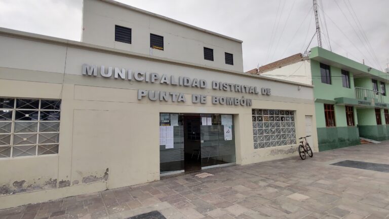 Punta de Bombón suscribe convenio para proteger y recuperar predios del Estado