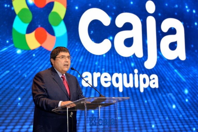 Pablo Manrique Oroza asume la presidencia del Directorio de Caja Arequipa
