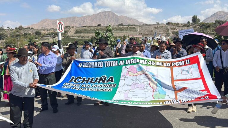 Pobladores de Ichuña marchan por defensa territorial y proyectos postergados