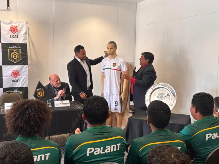 CD Moquegua presentó camiseta oficial y plantel para la temporada 2026