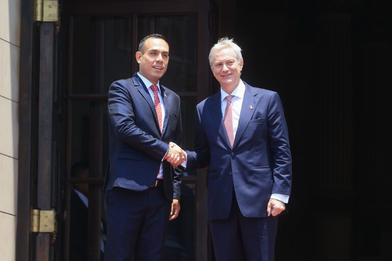 Kast propone a Perú trabajo conjunto contra el crimen organizado y la migración irregular