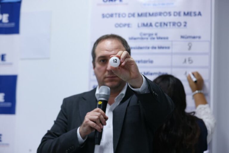 ONPE elige más de 834 mil miembros de mesa a nivel nacional