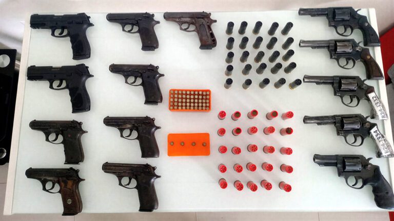 Ilo: Sucamec incauta 14 armas y más de un centenar de municiones a empresa de seguridad privada