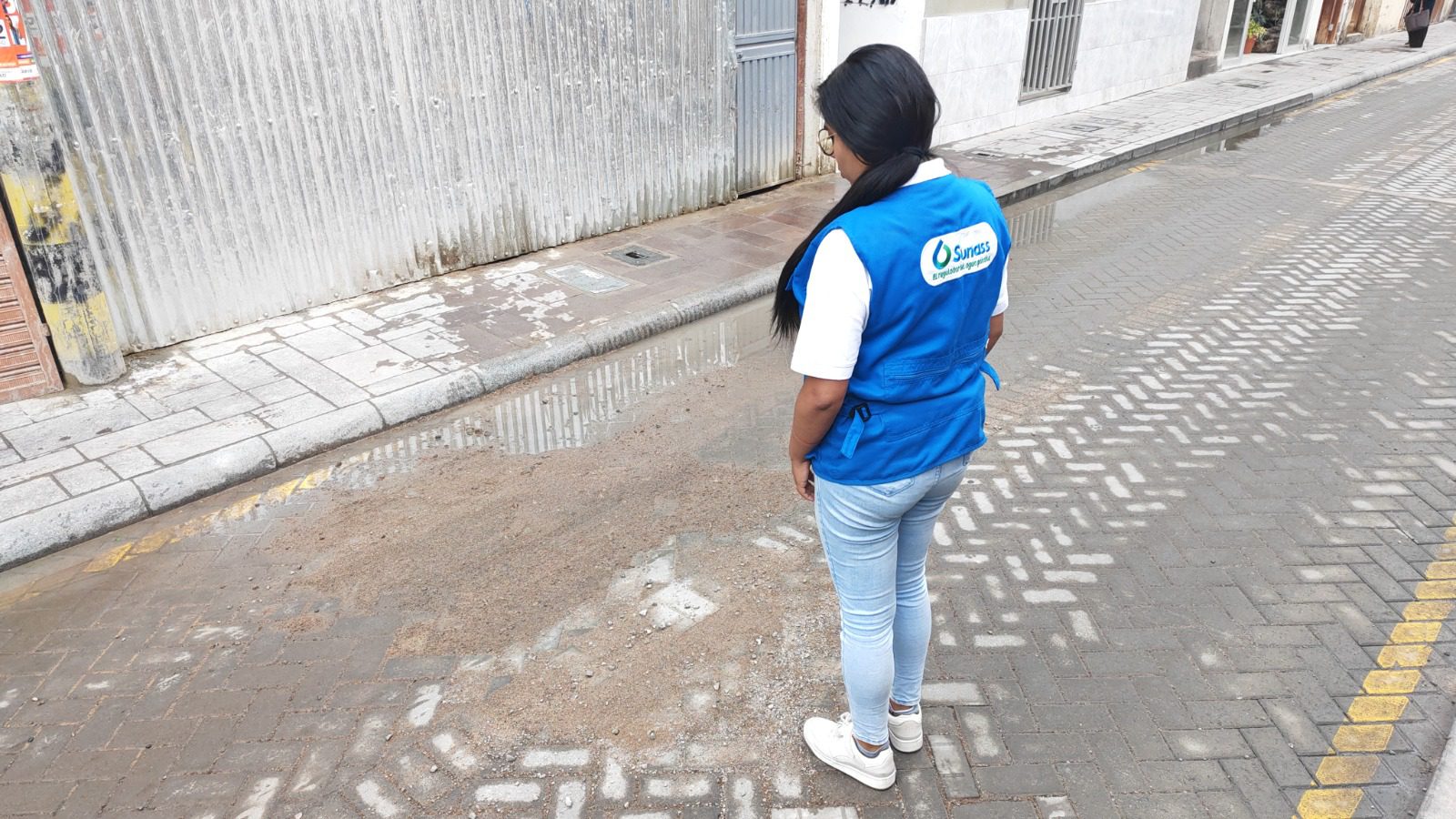 Sunass articula intervención de EPS Moquegua por zanja en la calle Lima 1 Sunass articula intervencion de EPS Moquegua por zanja en la calle Lima 26012026 2 La Prensa Regional